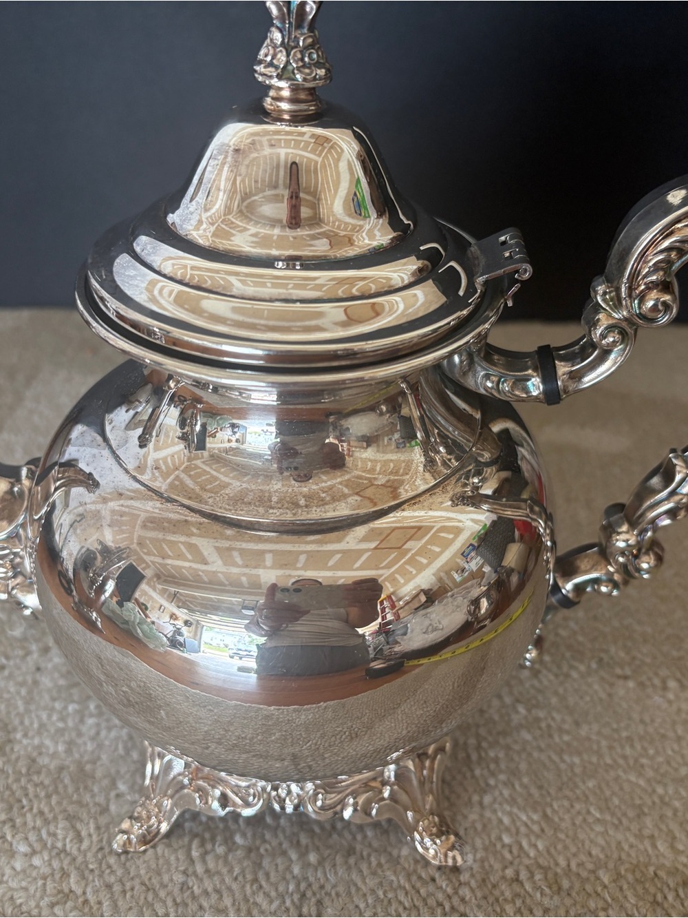 Oneida Silver Plated Ornate Tea Urn